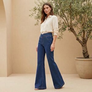 Halara Women's flare Blue Jeans size medium petite
